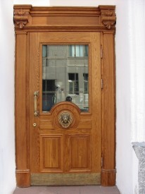 Двери подъездные с домофоном