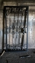 Решетчатые стальные двери