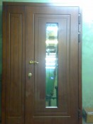 Дверь под шпон с боковым доборами зеркалом с наружи