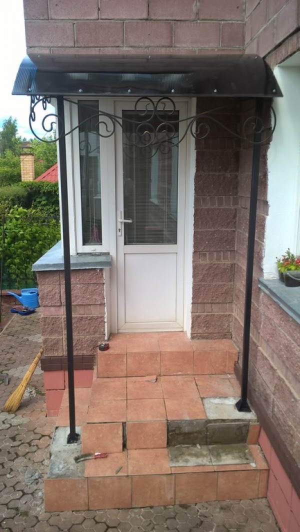 Дешевый козырек для крыльца 