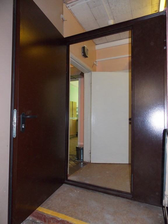 Тамбурные двери