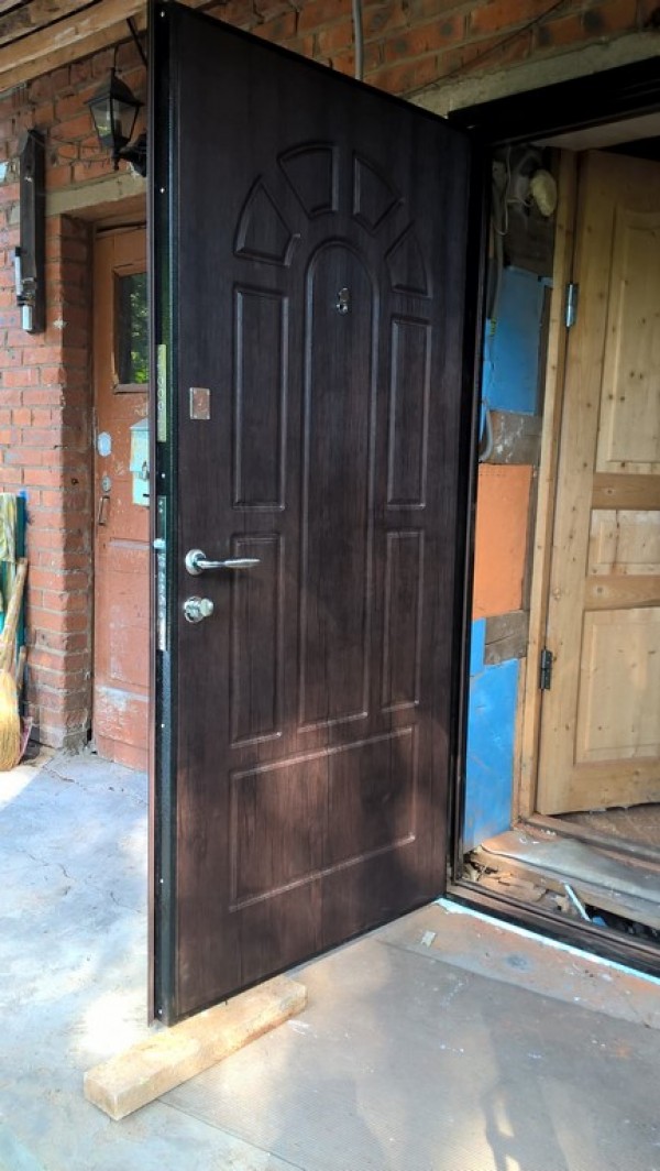 Металлическая входная дверь не дорого