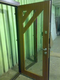 Двери в цеху