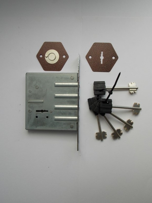 Замок для железных дверей производство Про САМ - 4 ригеля