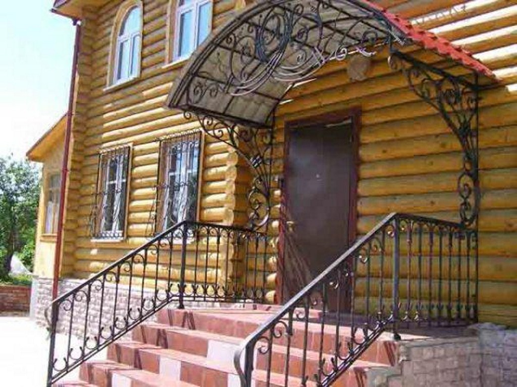 Козырьки и входные группы