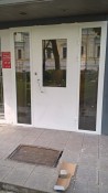 Двери для подъезда с стеклом