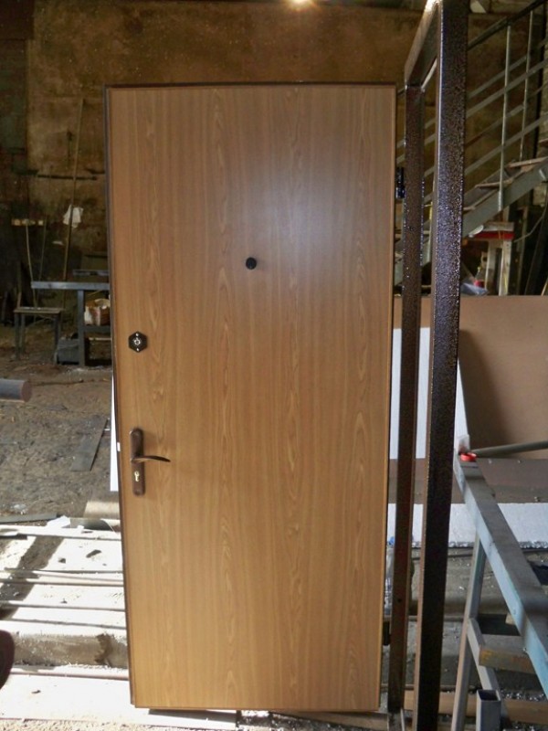 Входная дверь с ламинатом цена от 9500