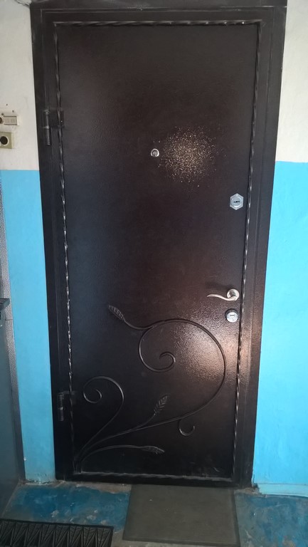 Двери квартирные заводские цена