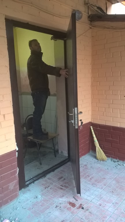 Установить стальную дверь в тамбур Лыткарино Изготовление стальных дверей в Тамбур