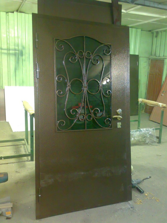 Изготовить стальную входную дверь с окном Кованые двери Дзержинский