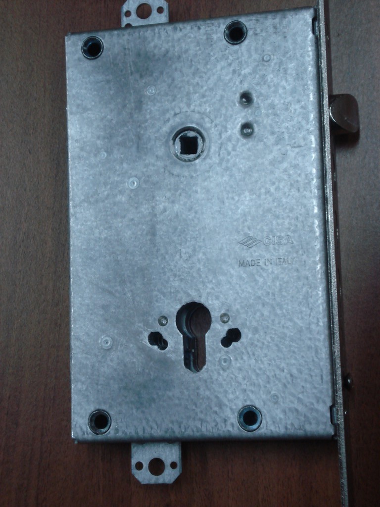 Установка замка в тамбурную дверь Замок для тамбурной двери