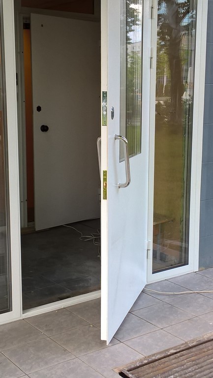 Двери с стеклопакетом купить Дубна