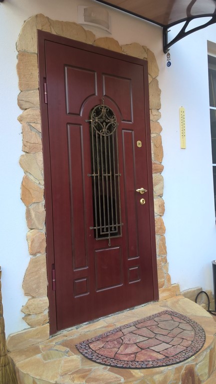 Заказать стальную дверь с ковкой Стальные двери для дачи в Зеленограде