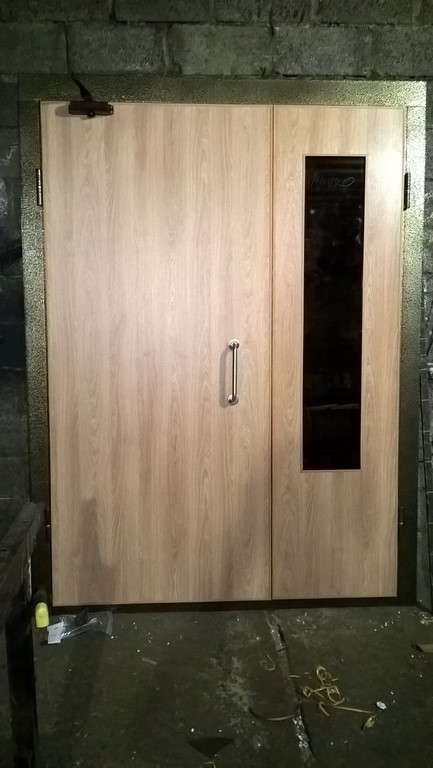 Дверь для подъезда со стеклом Входные металлические двери для подъезда Дедовск