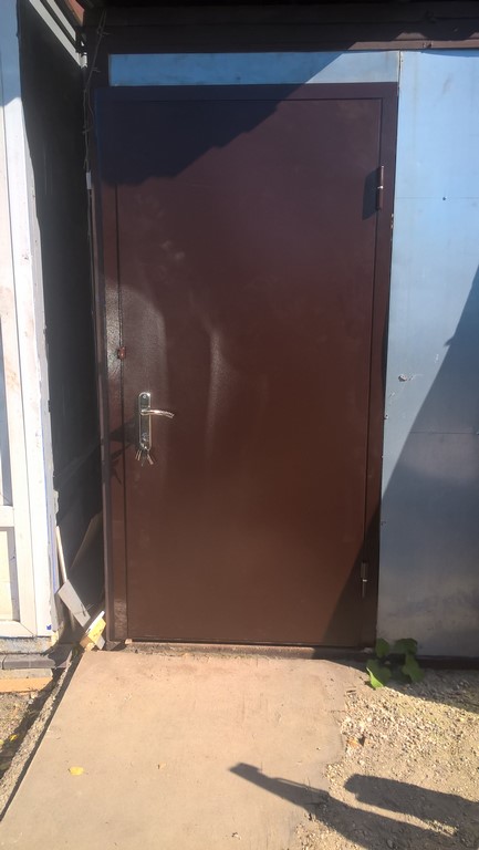 Установка тамбурных дверей с улицы