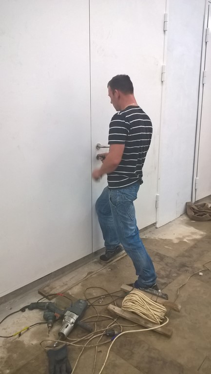 Установить стальную дверь в Лобне