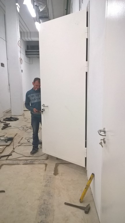 Бюджетные двери для тамбура Московский Дешево установить дверь в тамбур