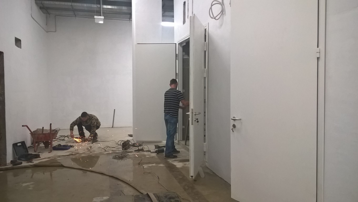 Установка тамбурных дверей под ключ Люберцы