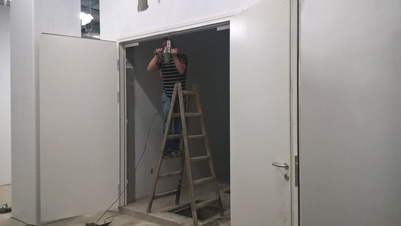 Тамбурные двухстворчатые двери Лотошино