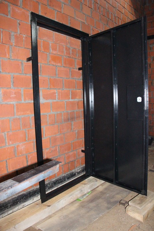 Стальные двери в тамбур фото 