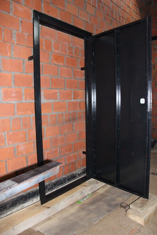 Двери в квартиру недорого Стоимость железной двери в Москве