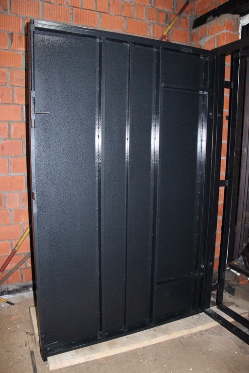 Сколько стоят сварить железные ворота в гараж