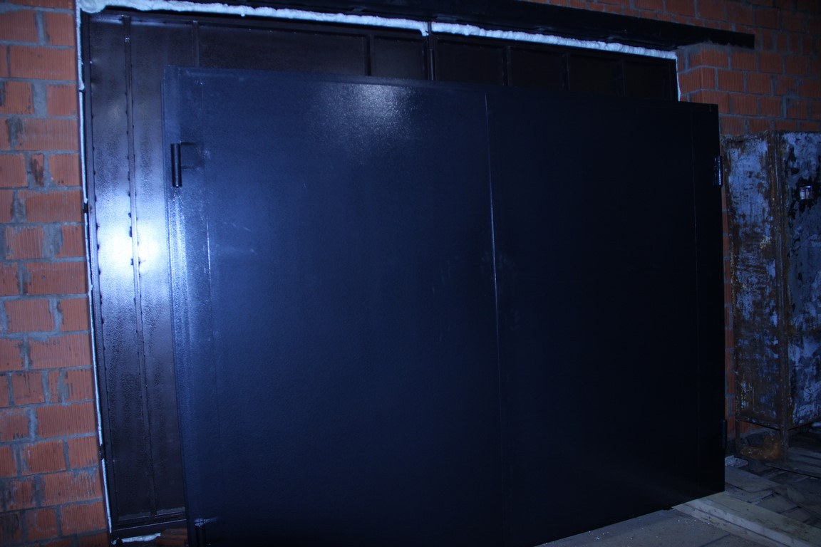 Заводские гаражные ворота цена 18000 р