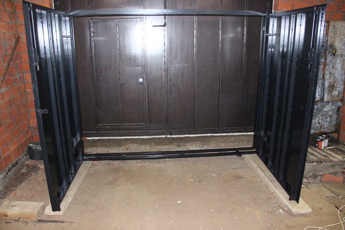 Дешевые гаражные ворота на распашку