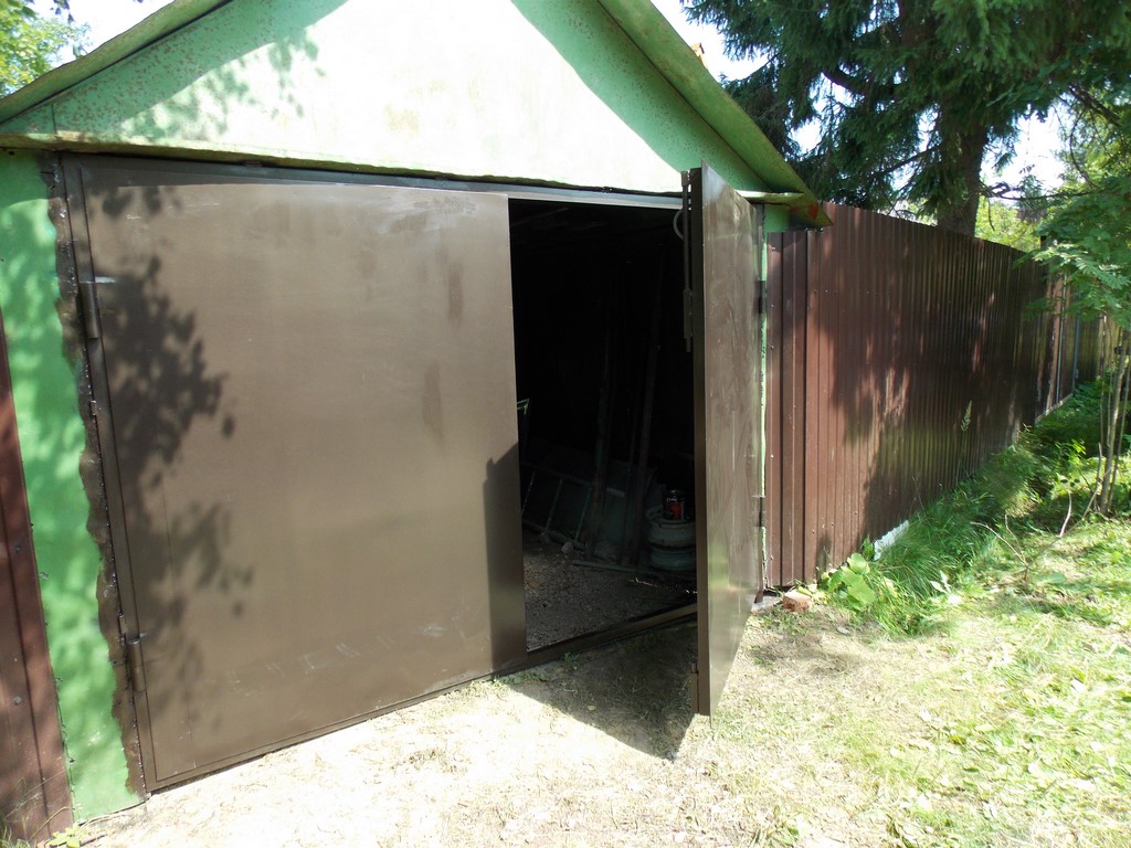 Самые простые гаражные ворота в Дорохово