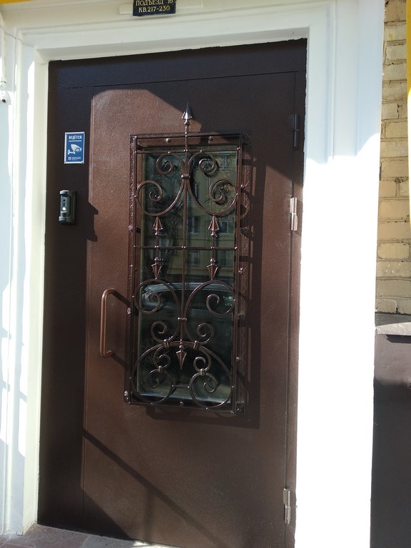 Изготовление металлических дверей с порошковым напылением в Лосино-Петровском