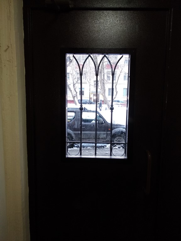 Порошковые окрасы металлических дверей в Нахабино