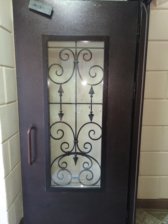 Заказать порошковую дверь в подьез многоэтажного дома в Троицке