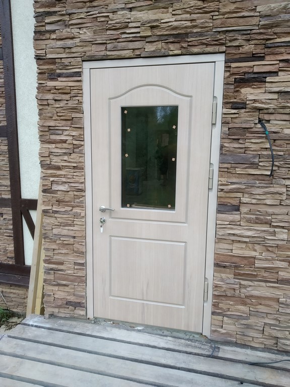 Двери стальные с установкой в Пушкино Пушкино двери с МДФ и стеклом фото