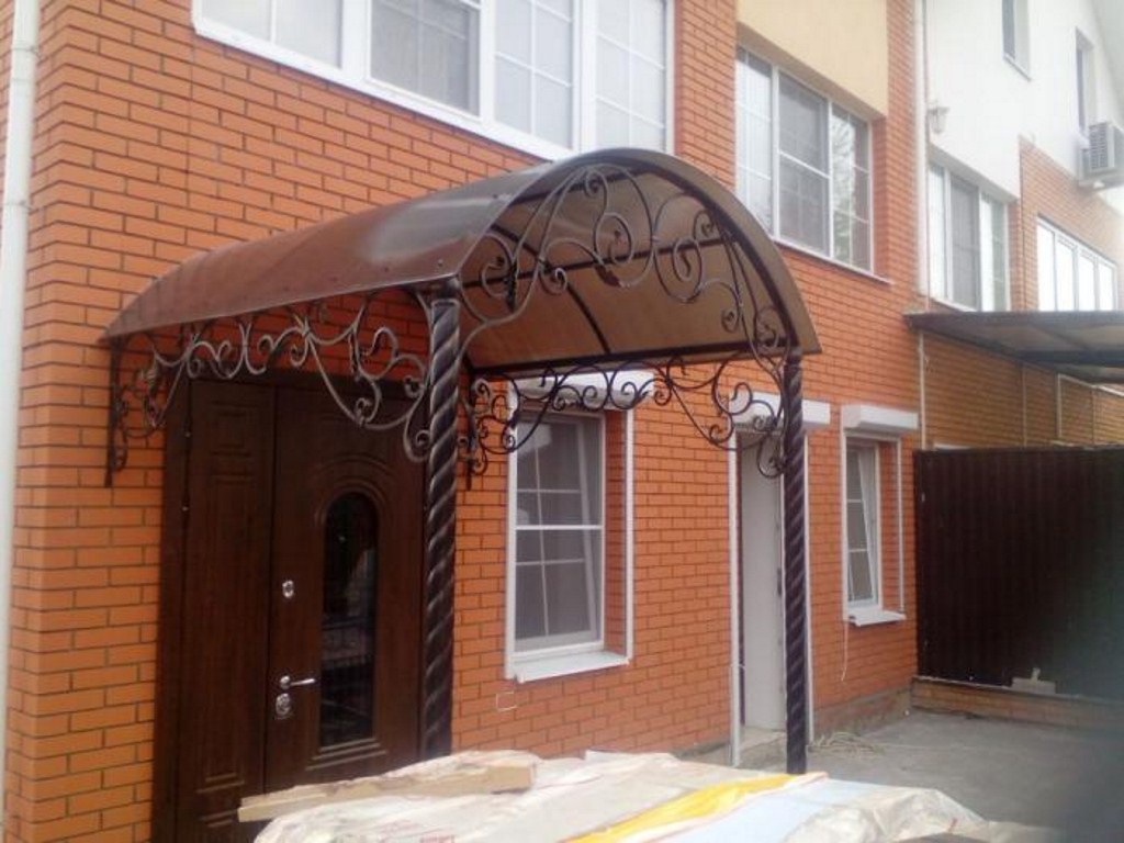 Поликарбонатный козырек