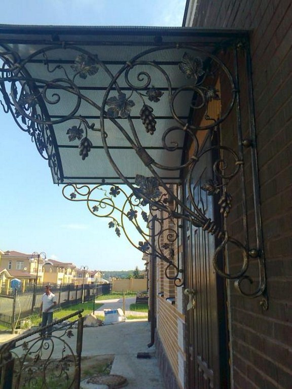 Козырек с ковкой 