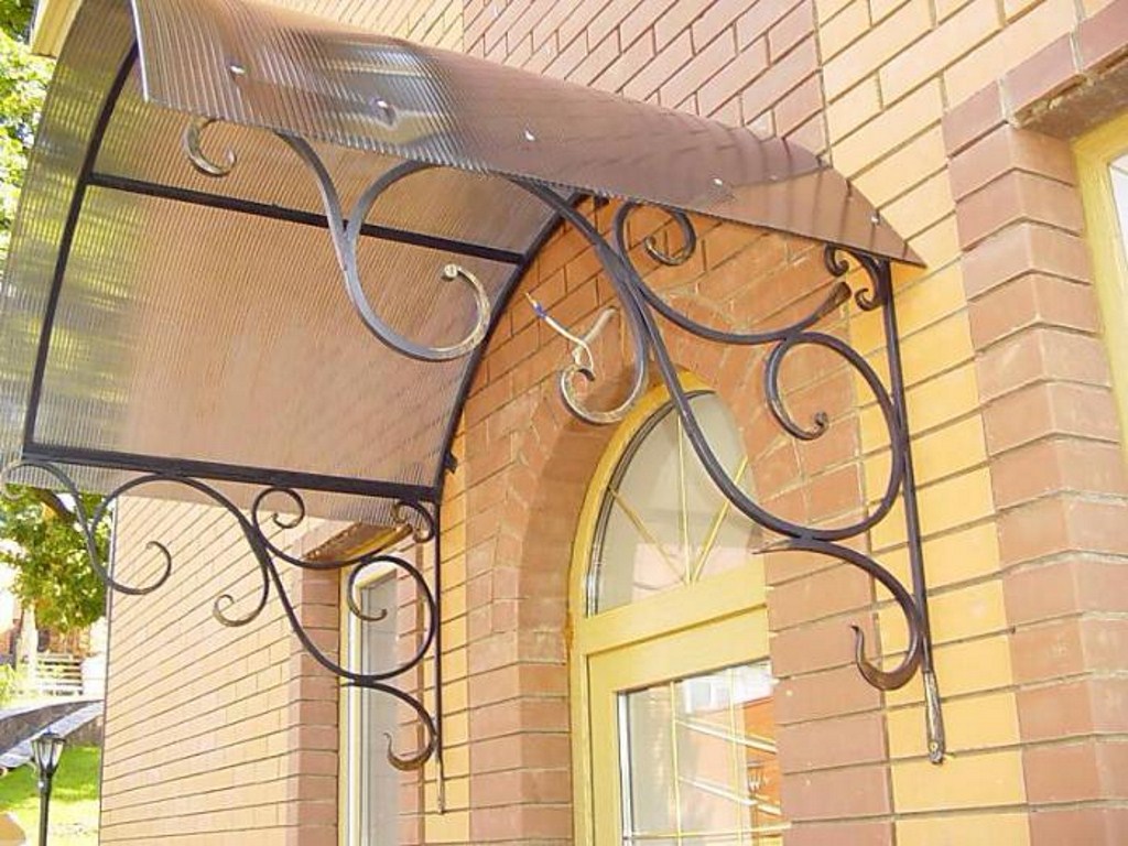 Козырек из поликарбоната в Твери 